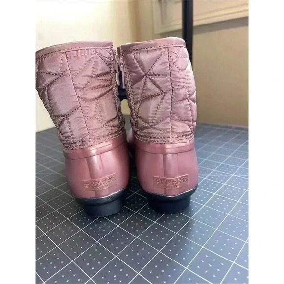 Sperry Girls Size 4M Saltwater Metallic Rose Pink Quilted Rain Duck Boots. New - Picture 3 of 5